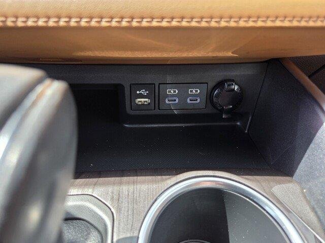 Used 2022 Opulent Amber Toyota Platinum image 18