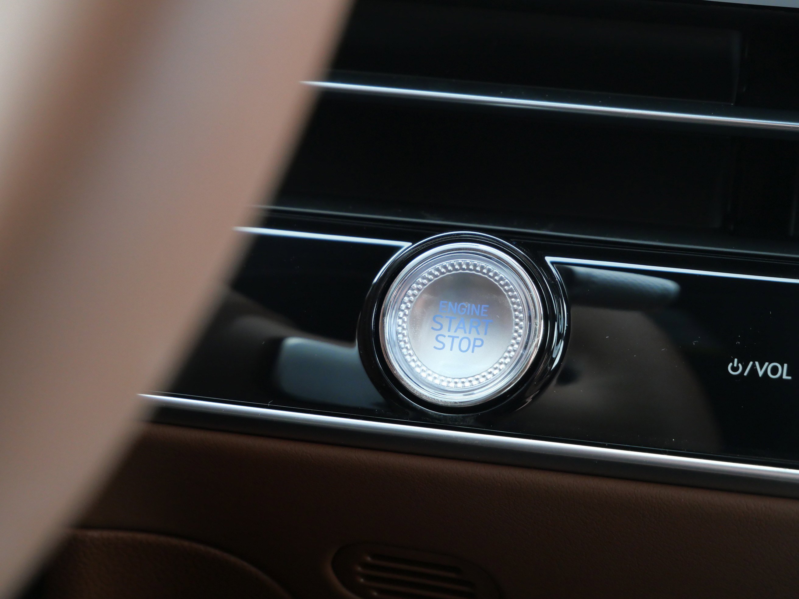 New 2026 Savile Silver Genesis 2.5T Advanced image 10