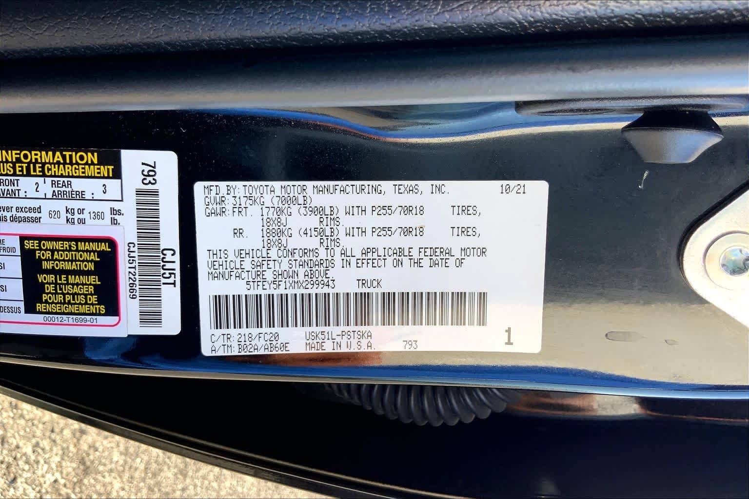 Used 2021 Midnight Black Metallic Toyota SR5 image 36