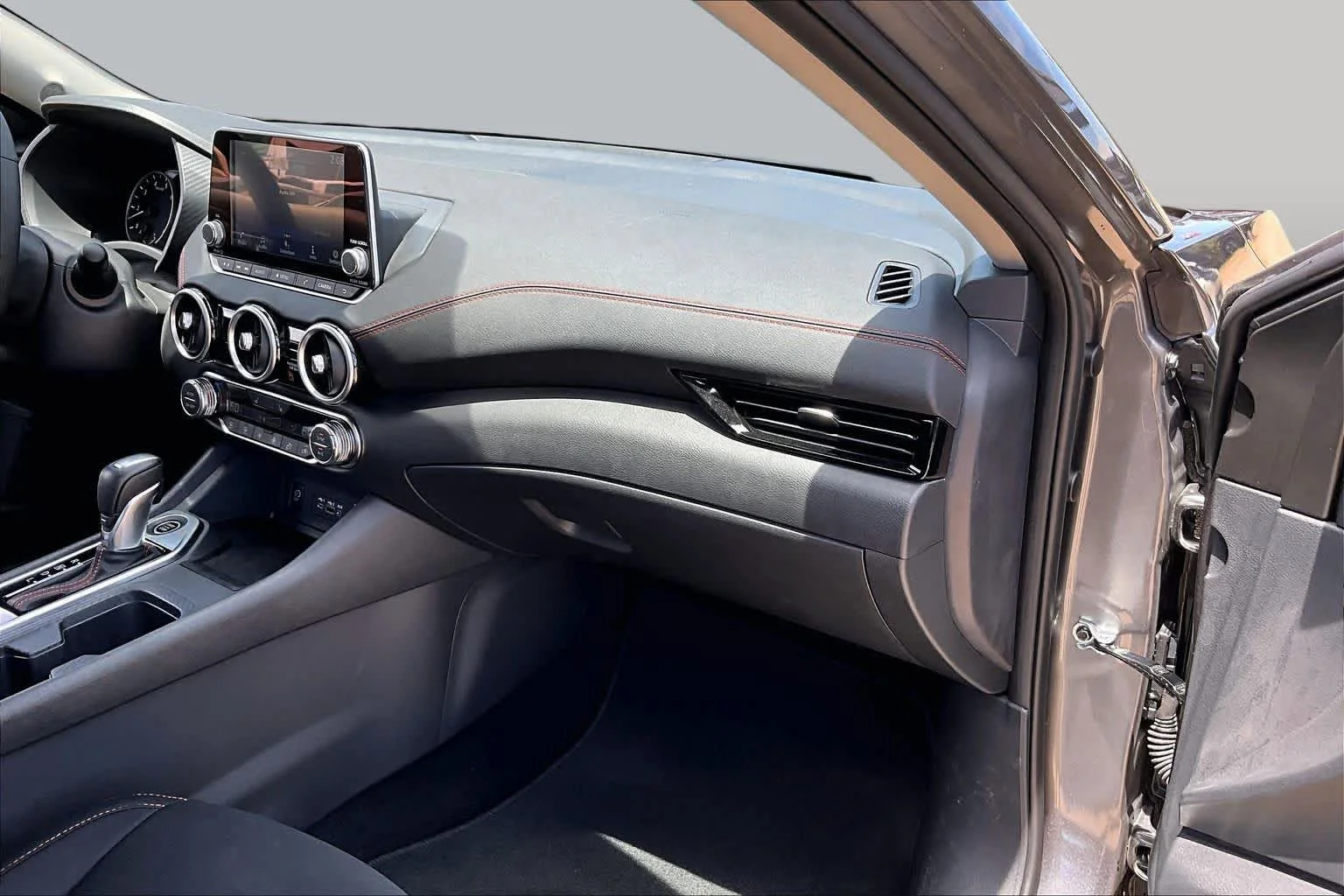 Certified Used 2025 Gun Metallic Nissan SR image 16