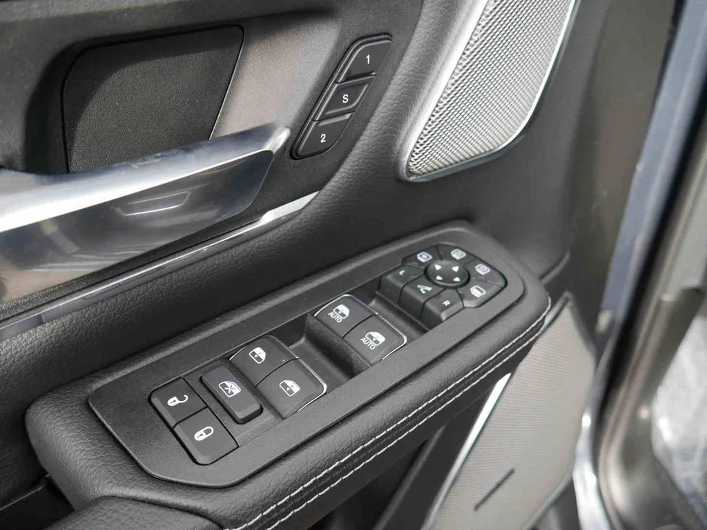 New 2026 Blue Ram Laramie image 33