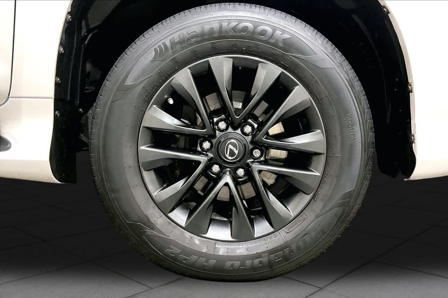 Used 2020 Starfire Pearl Lexus Premium image 10