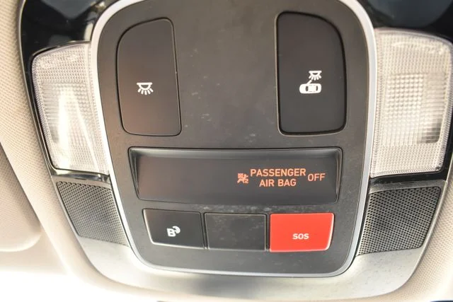 Used 2024 White Hyundai SEL image 32