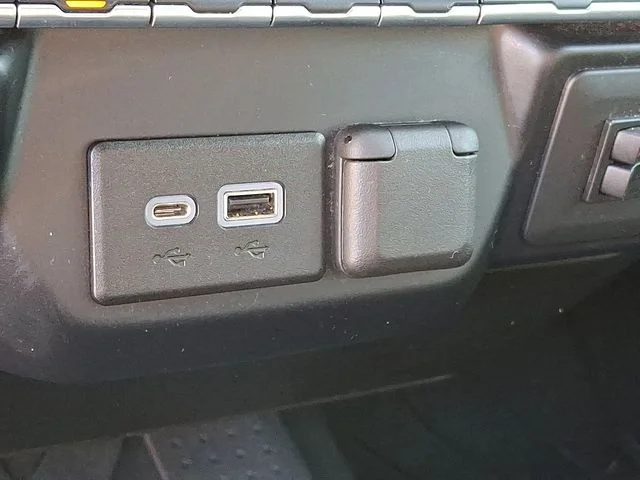 Used 2019 White Chevrolet LT image 23