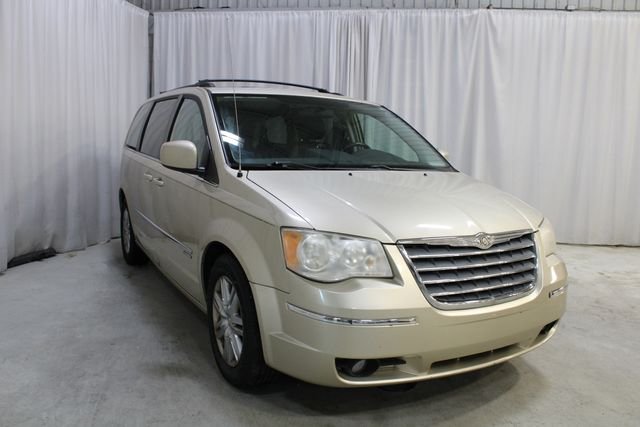 Used 2010 Gold Chrysler Touring image 34