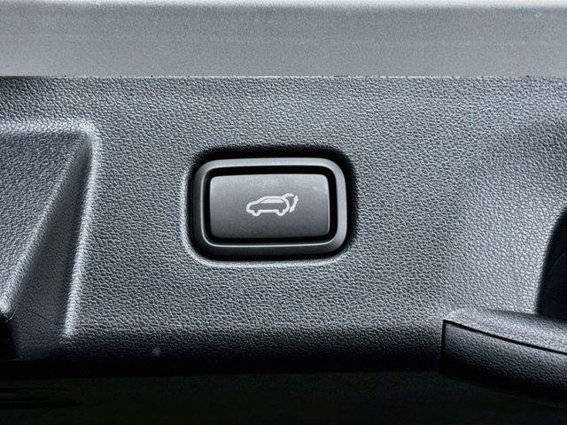 New 2026 Silver Hyundai SEL Premium FWD image 43