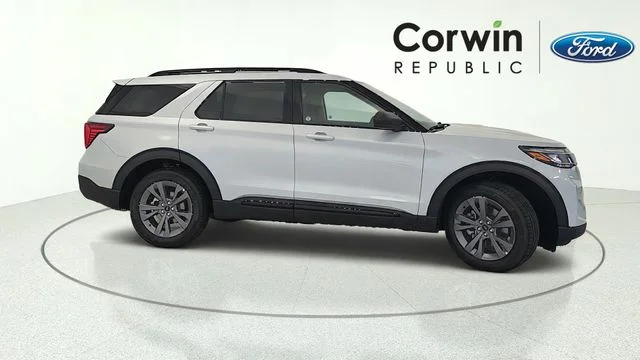 New 2026 Space White Metallic Ford Active image 39
