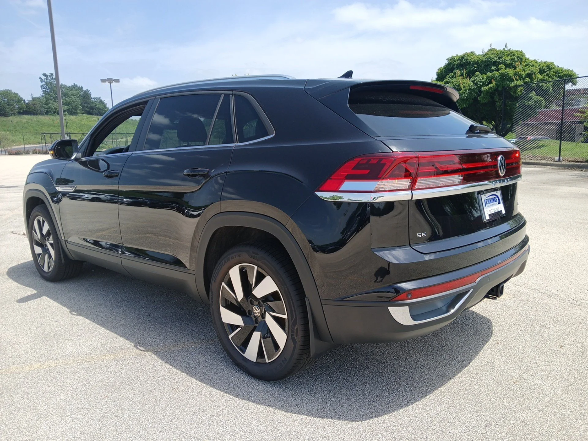 2026 Volkswagen Atlas Cross Sport SE w/Tech - Photo 5