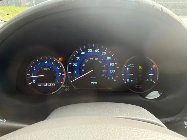 Used 2008 White Toyota XLE image 17