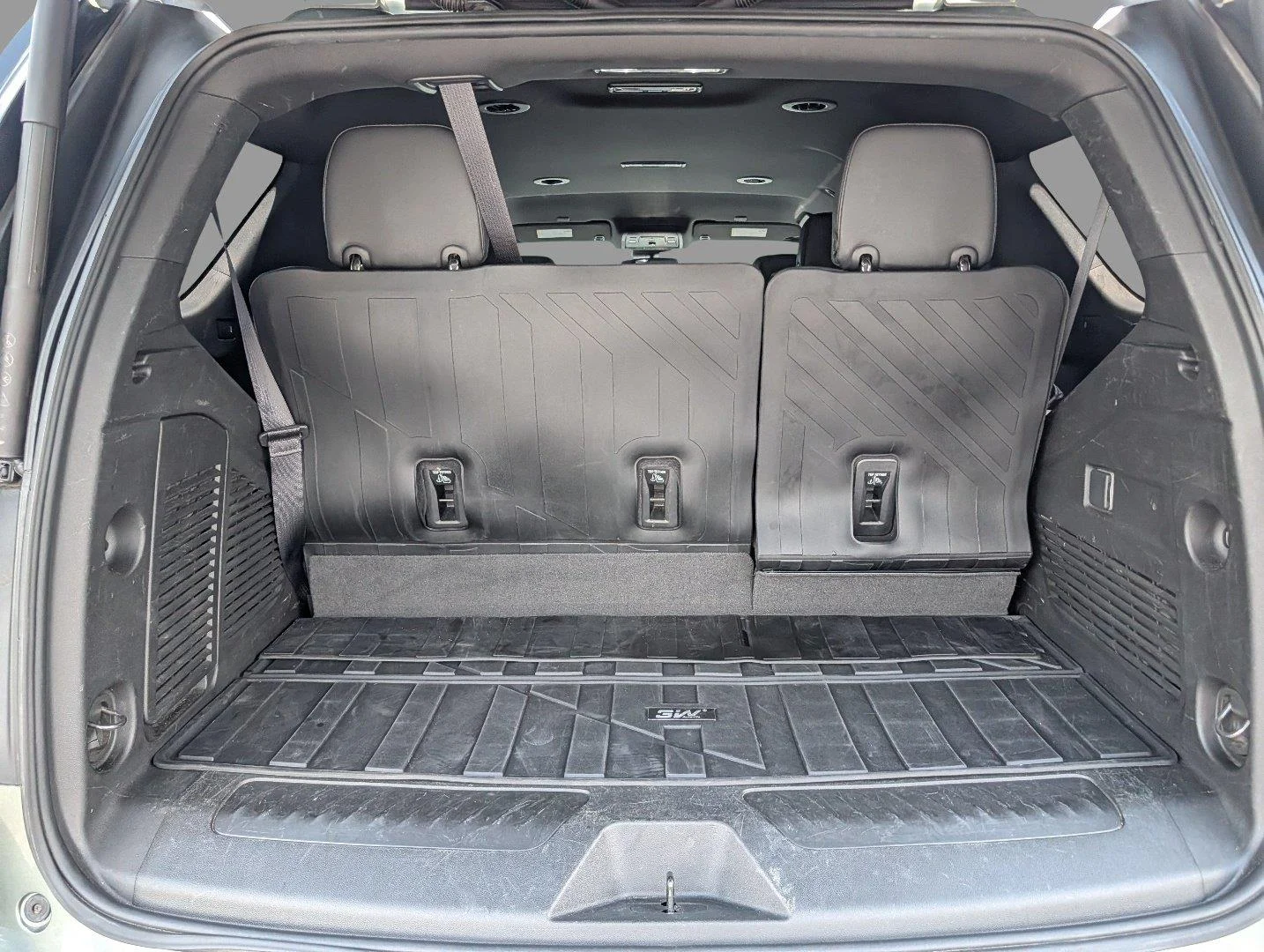 Used 2023 SILVER SAGE METALLIC Chevrolet LT image 34