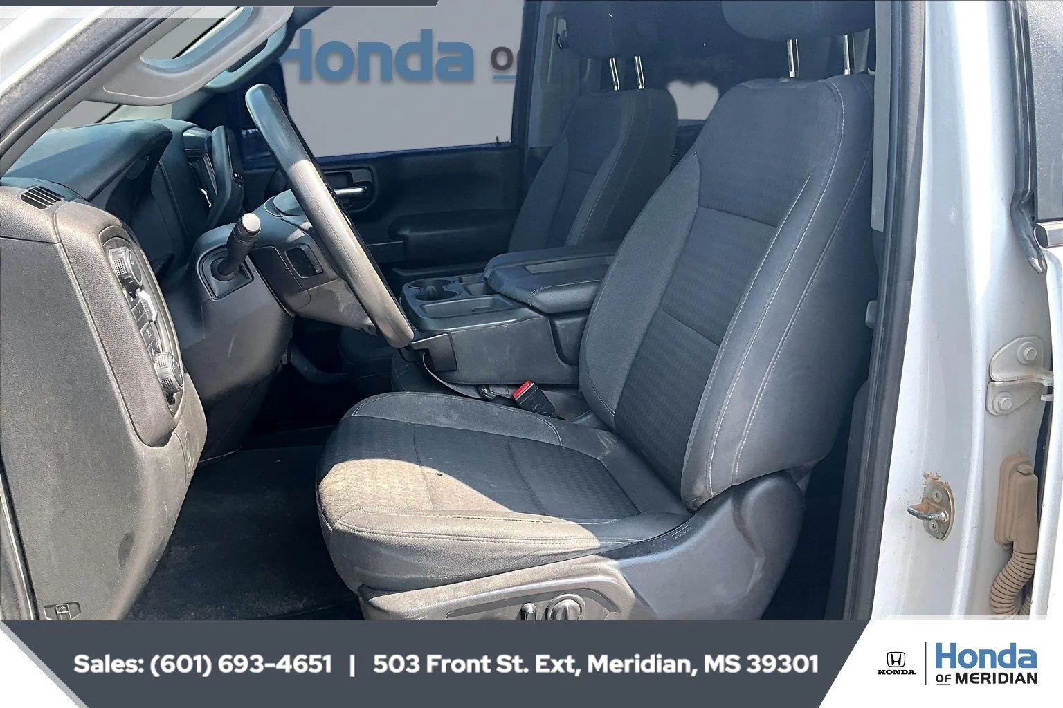 Used 2023 Summit White Chevrolet Custom image 18