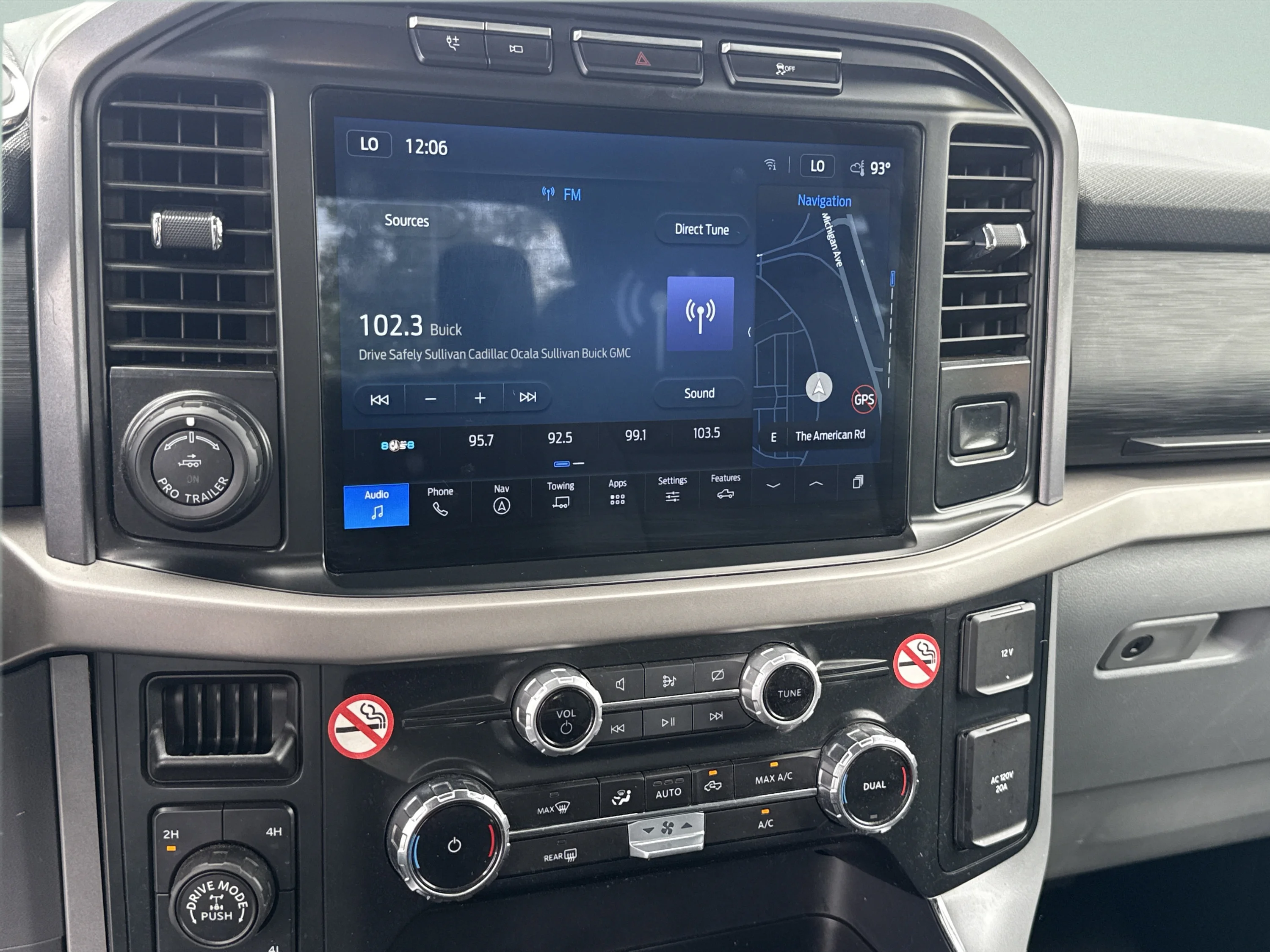 Used 2024 Atlas Blue Metallic Ford XLT image 30