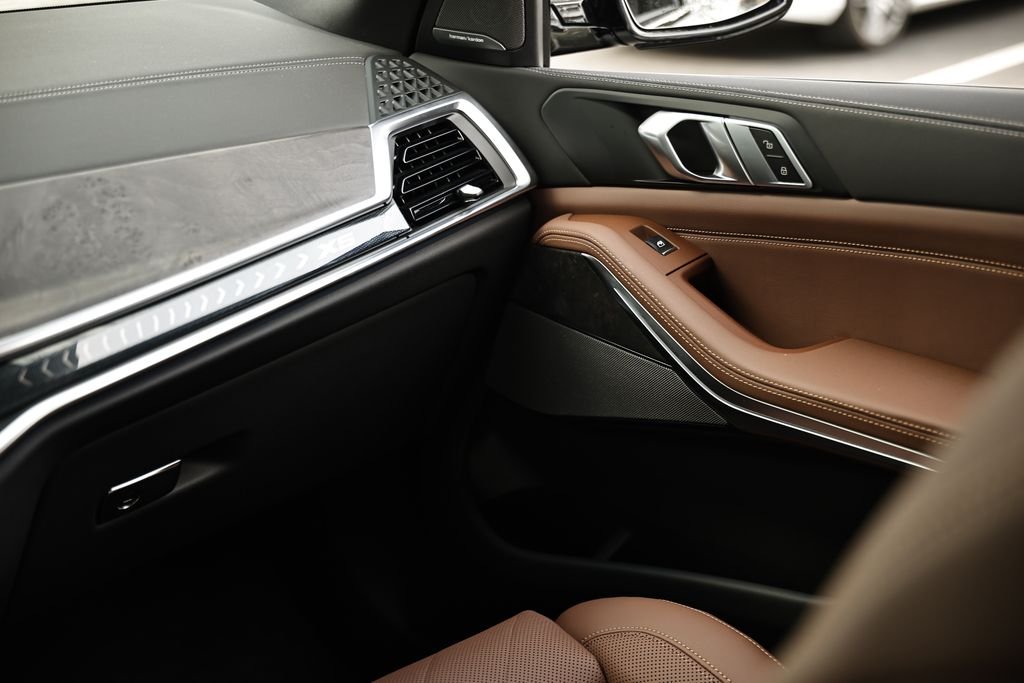 New 2026 Skyscraper Grey Metallic BMW xDrive40i image 31
