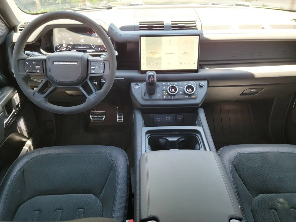 2023 Land Rover Defender V8 - Photo 12