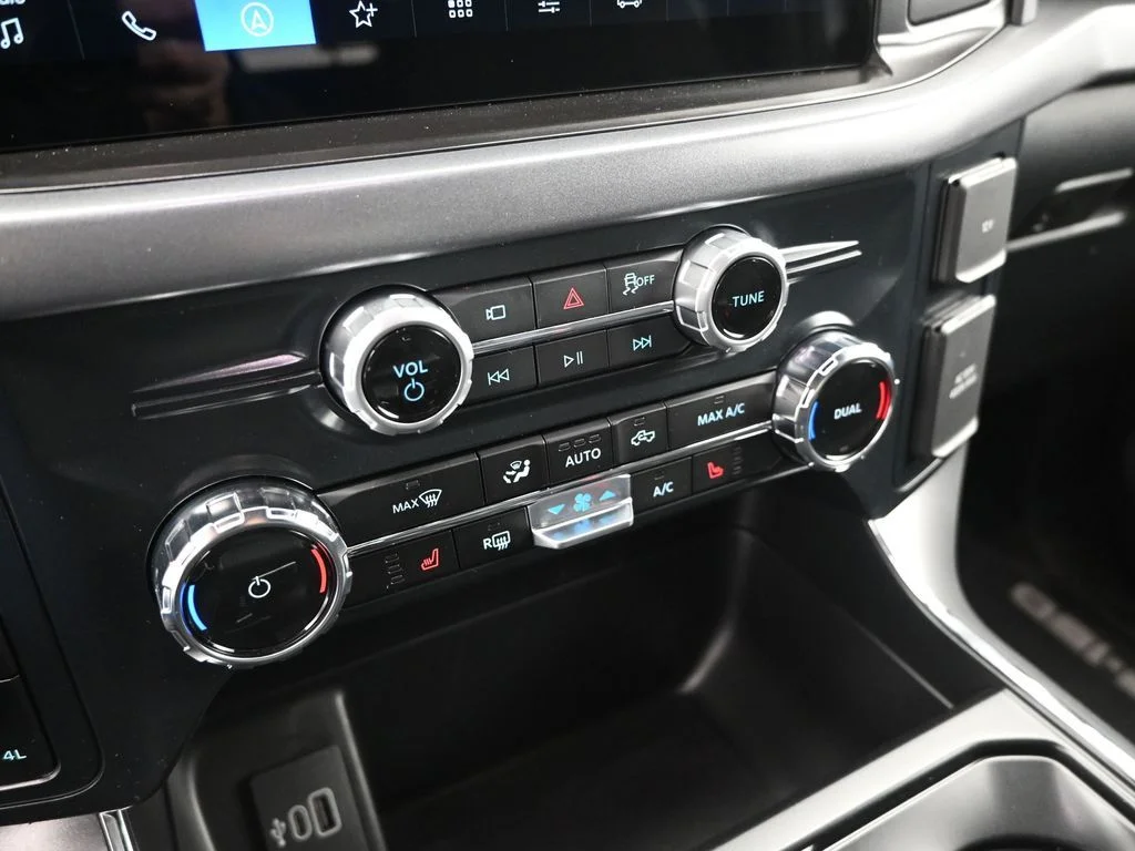 New 2026 Oxford White Ford XLT image 17