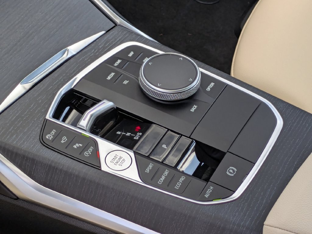 New 2026 Black Sapphire Metallic BMW 330i image 18