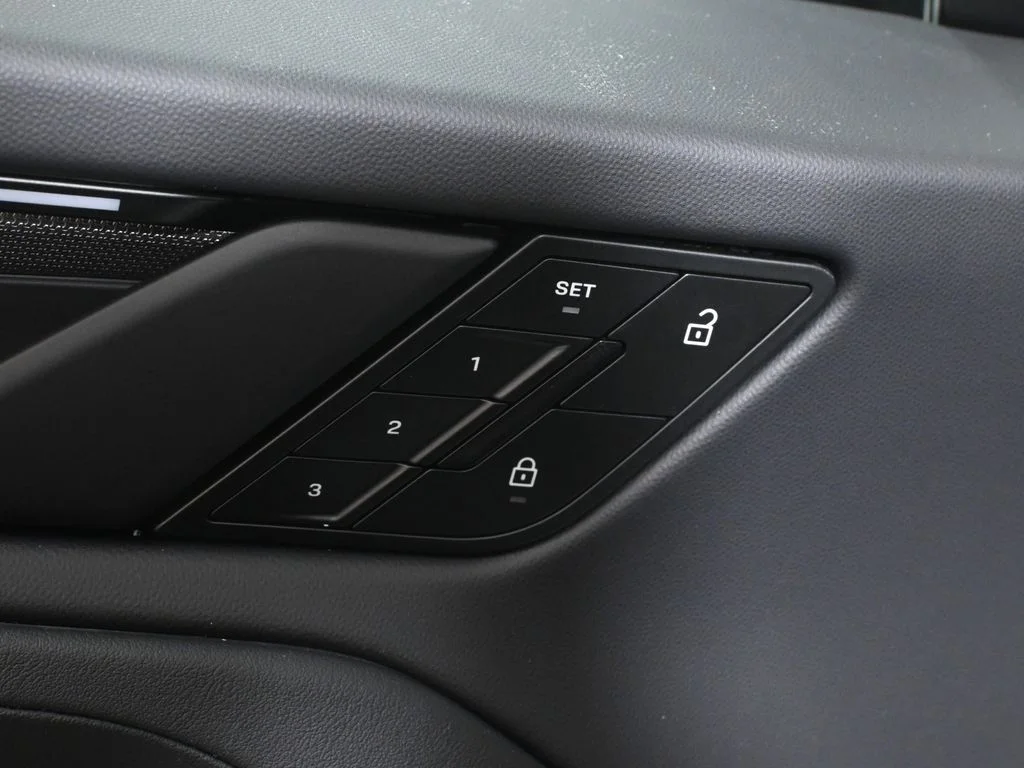 2026 Porsche Cayenne S - Photo 32