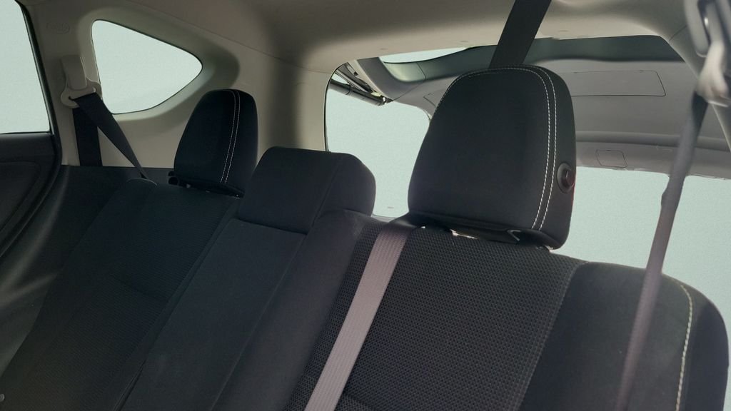 2017 Toyota RAV4 XLE - Photo 10