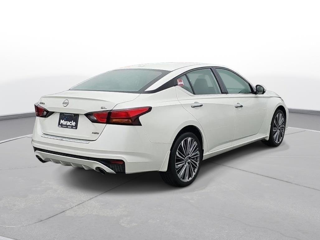 Used 2023 Pearl White Tricoat Nissan 2.5 SL image 6