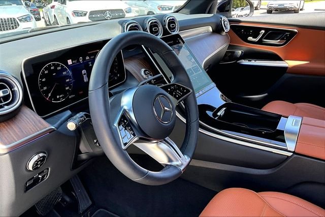 Used 2026  Mercedes-Benz GLC 300 image 14