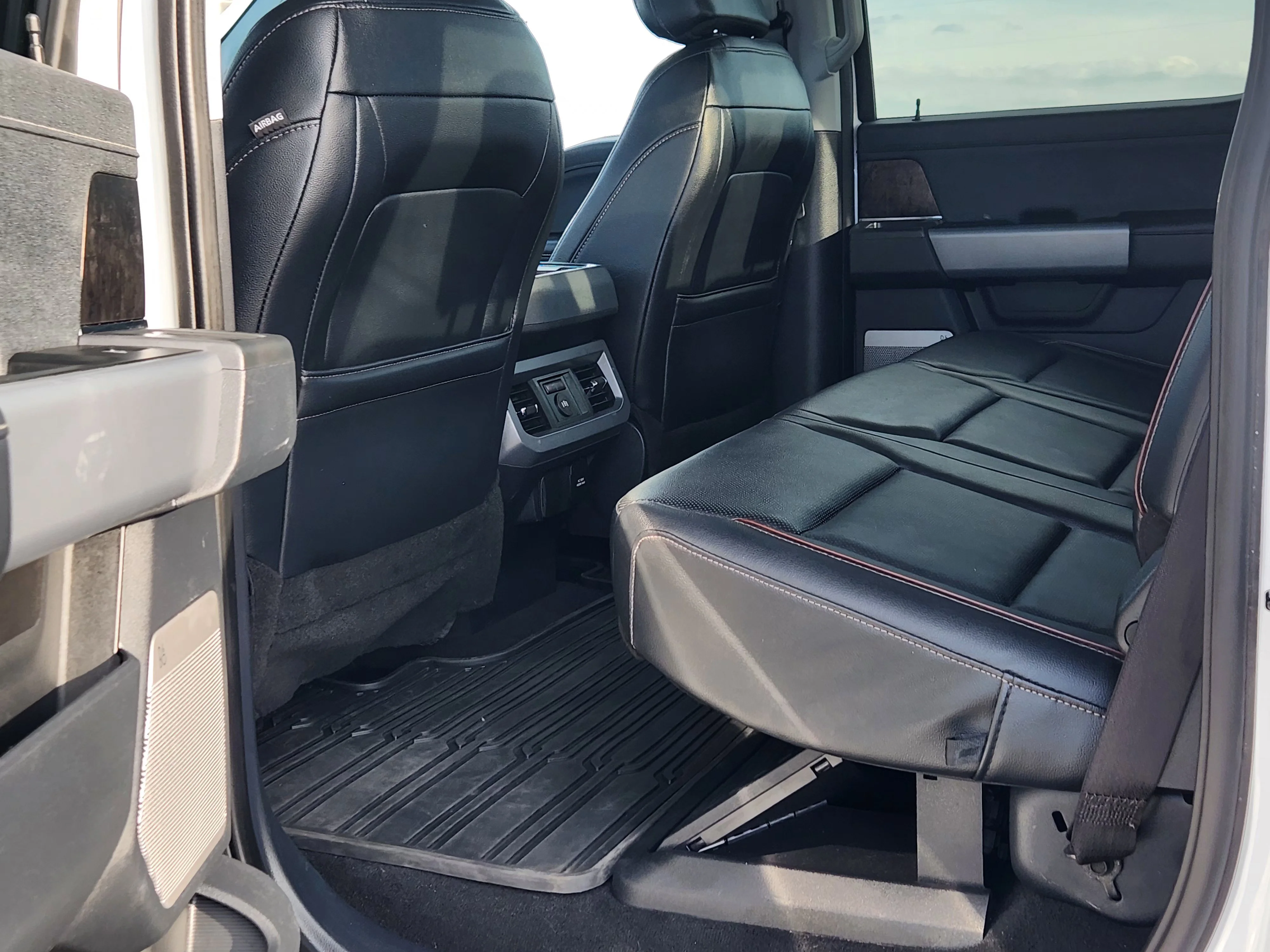Used 2024  Ford XL image 26