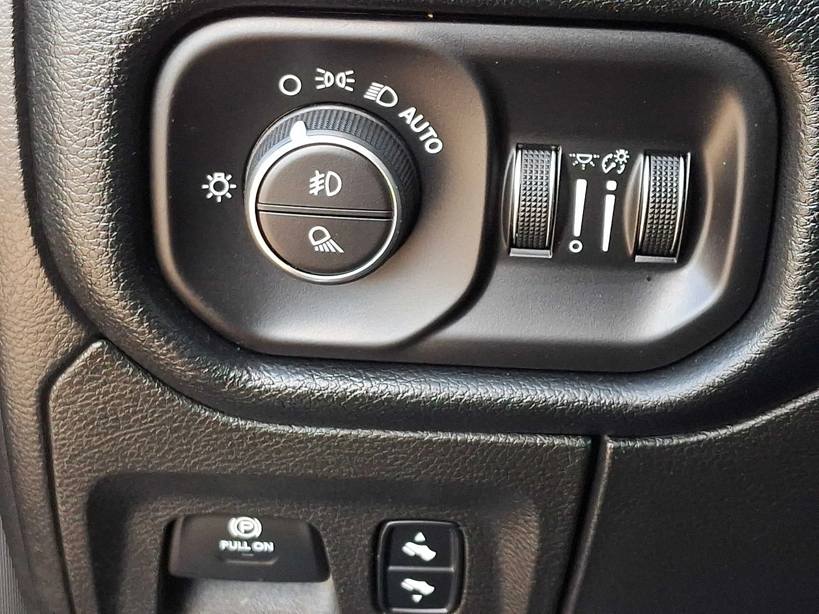 Used 2019 Maximum Steel Metallic Clearcoat Ram Laramie image 25