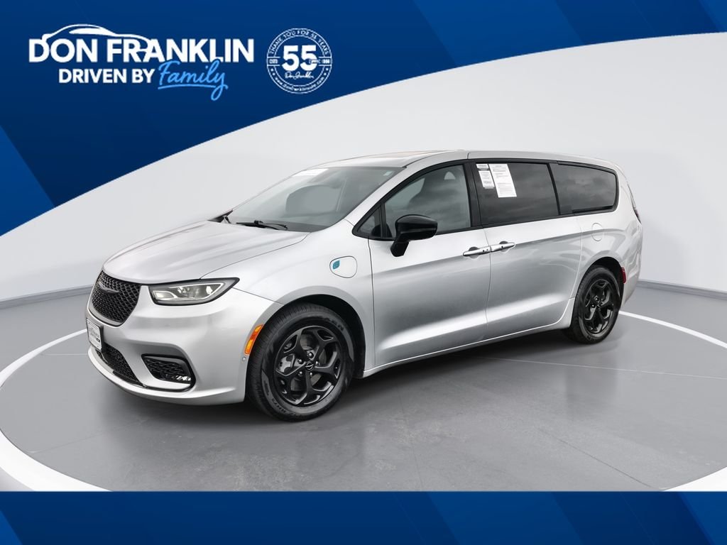 2023 Chrysler Pacifica Hybrid Limited Hybrid's photo