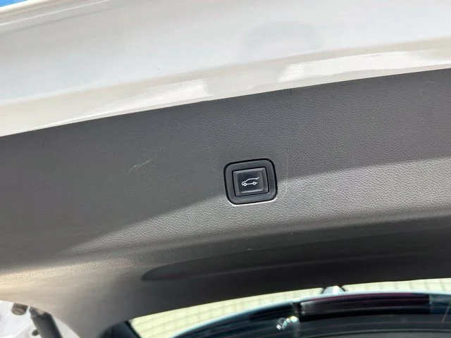 Used 2022 Beige Chevrolet Premier image 18