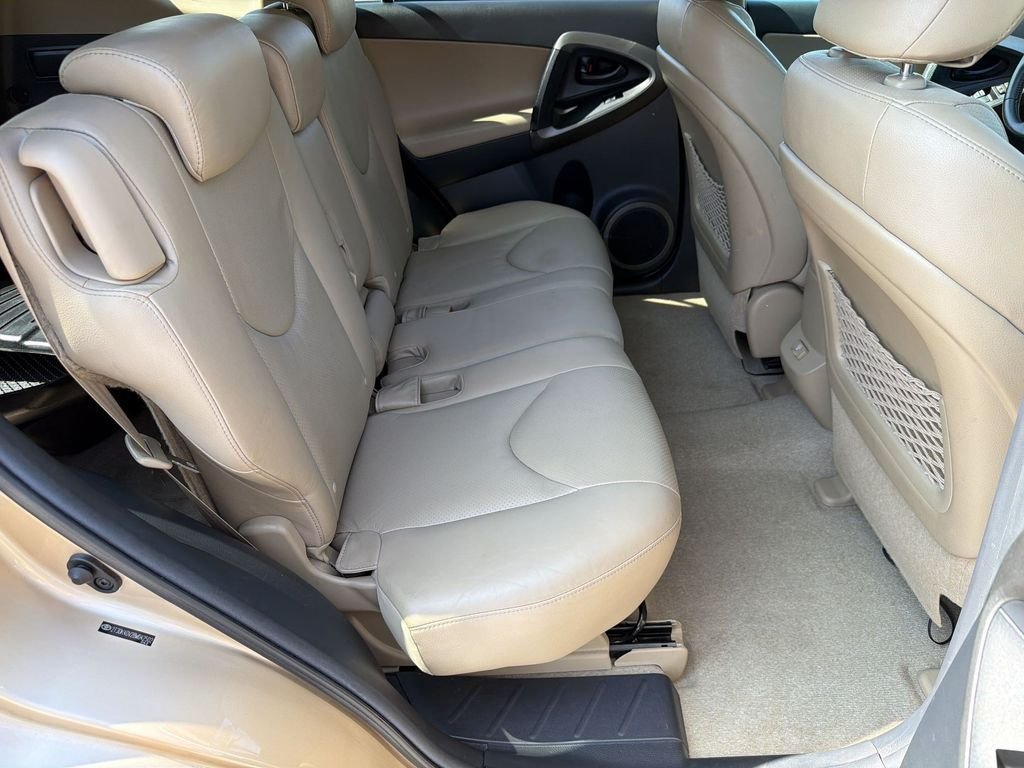 Used 2011  Toyota Limited image 28