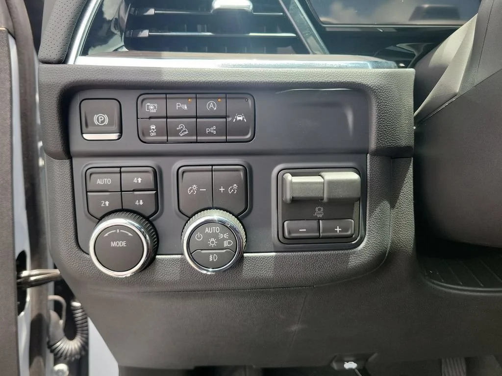 New 2026 Polar White Tricoat Chevrolet Premier image 18