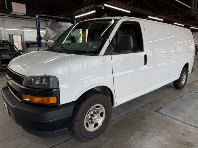 2021 Chevrolet Express 3500 Extended Work Van's photo