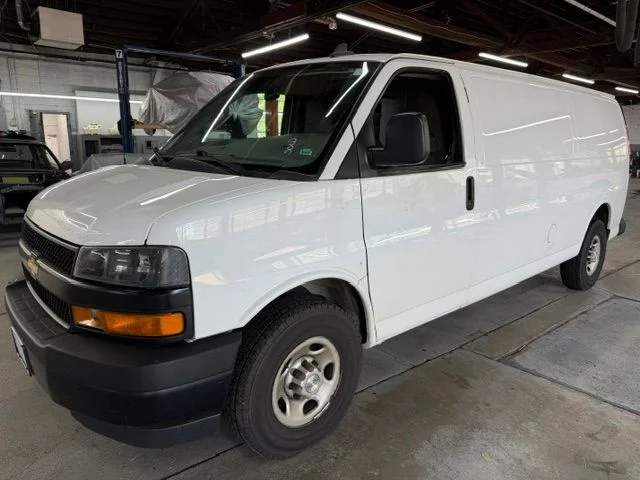 2021 Chevrolet Express 3500 Extended Work Van's photo