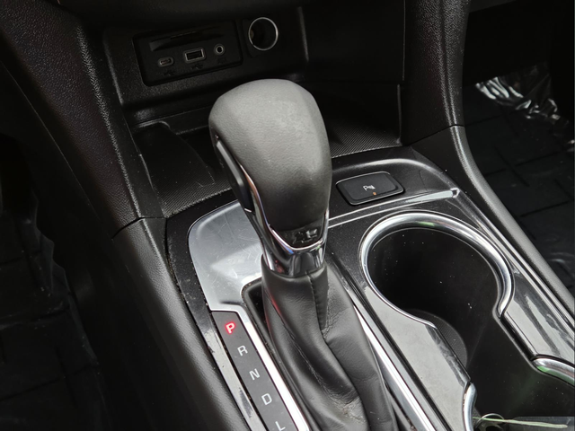 Used 2022 Gray Chevrolet Premier image 19