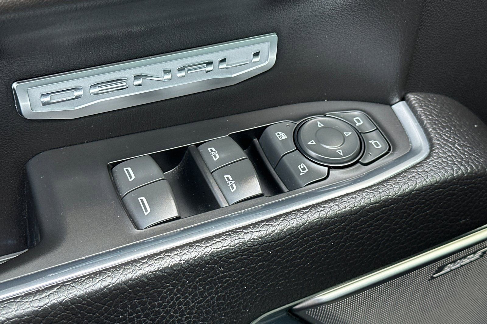 Used 2022 Onyx Black GMC Denali image 12