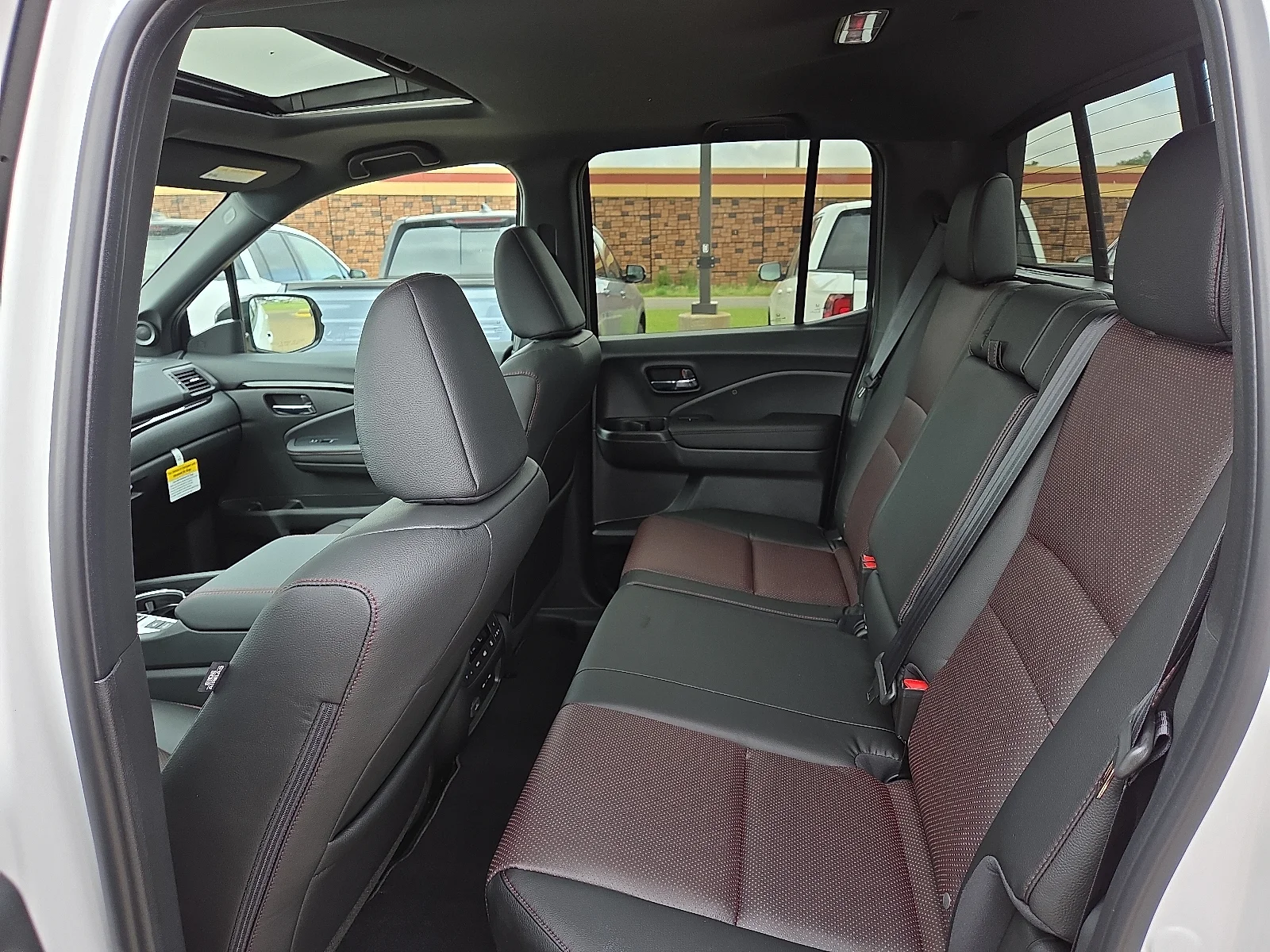 2026 Honda Ridgeline Black Edition - Photo 8