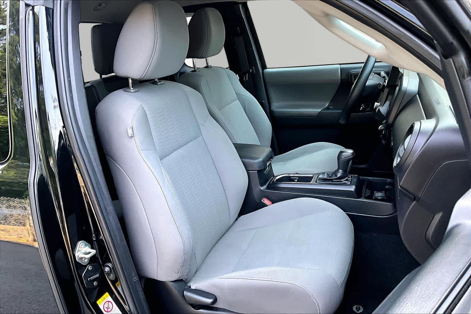 Used 2019 Midnight Black Metallic Toyota SR image 8