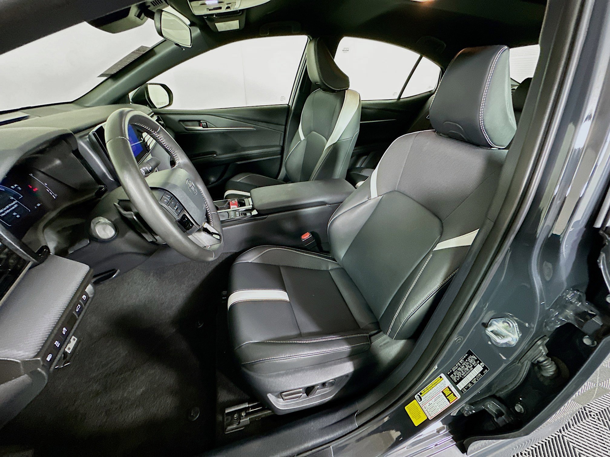 Used 2025 Underground Toyota SE image 10