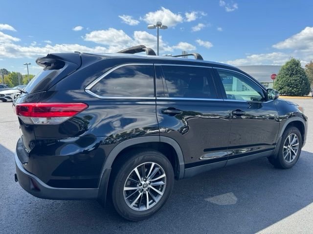Used 2019 Midnight Black Metallic Toyota XLE image 25