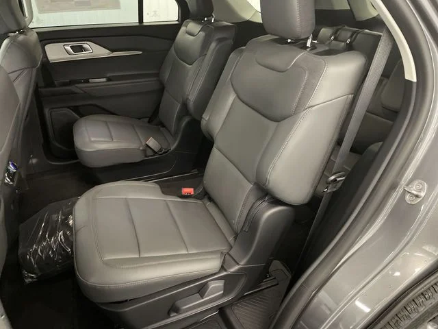 New 2026 Carbonized Gray Metallic Ford Active image 22