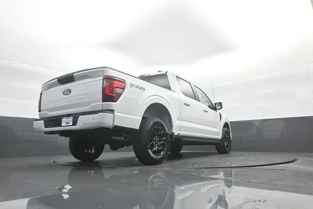 New 2026 Oxford White Ford XLT image 37