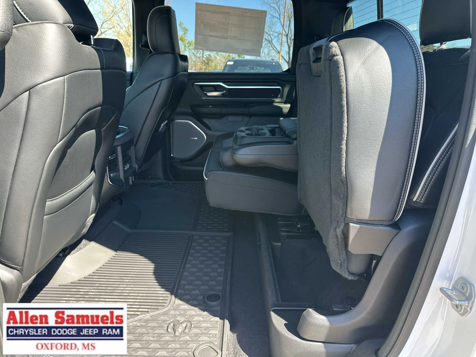 2026 RAM 1500 Laramie - Photo 17