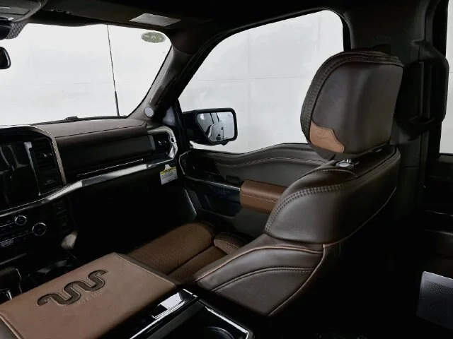 New 2026 Agate Black Metallic Ford King Ranch image 59