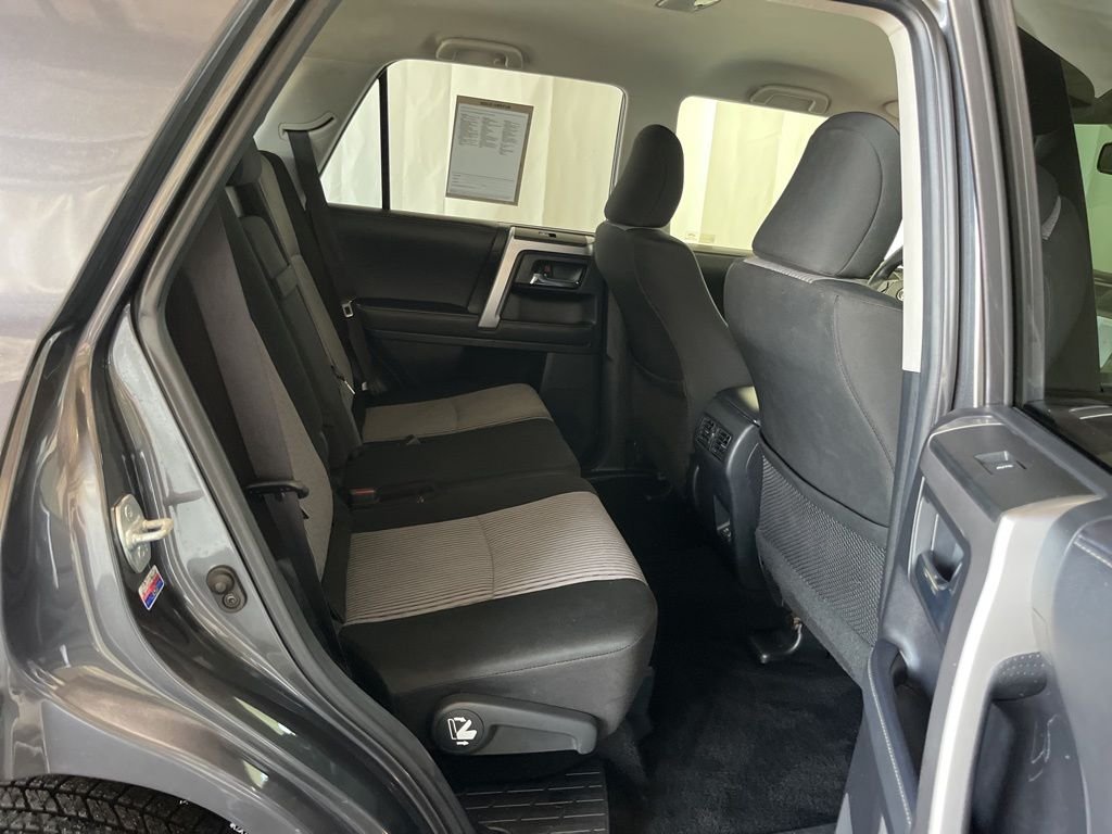 2020 Toyota 4Runner SR5 - Photo 24