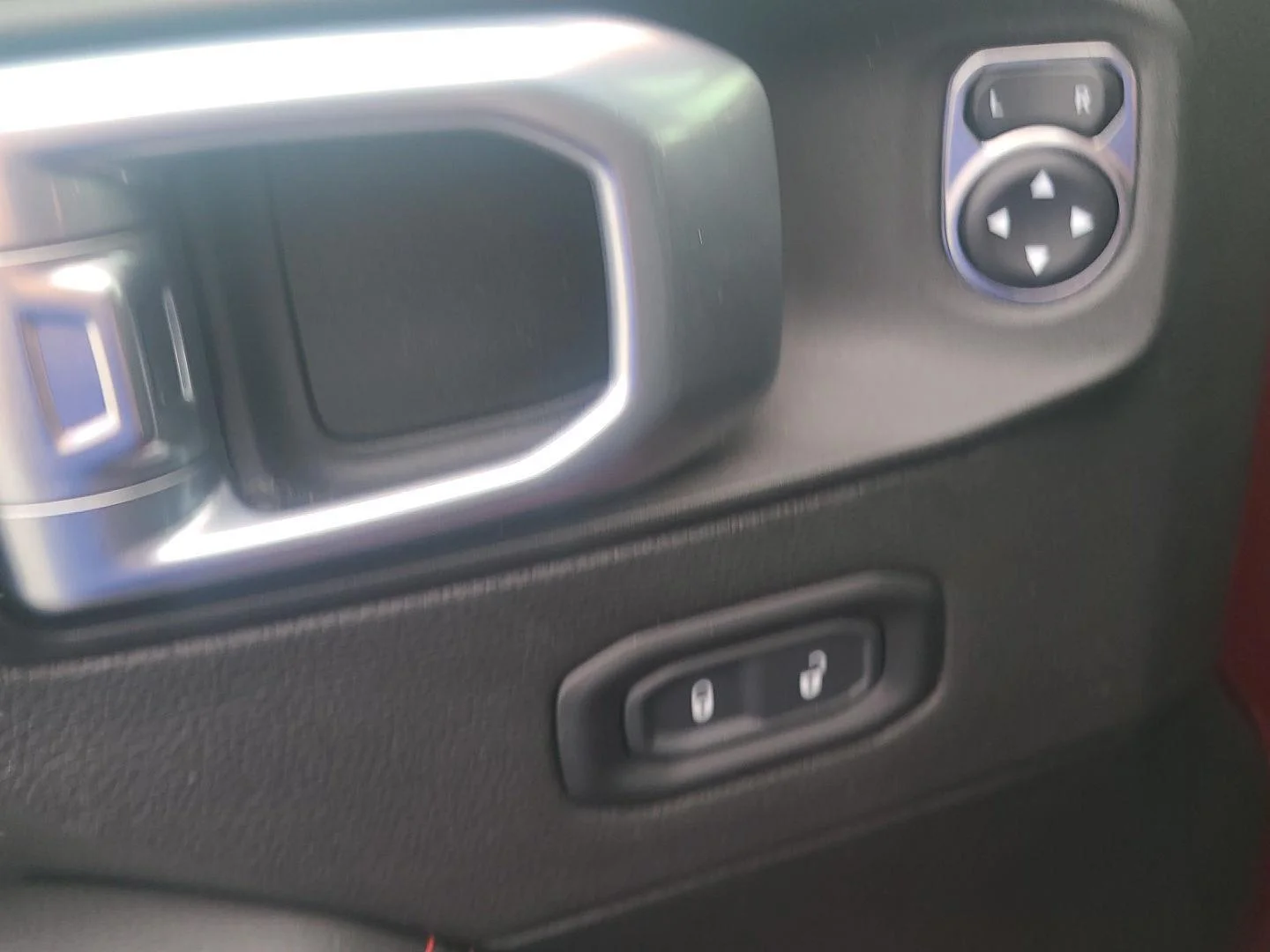 Used 2021 Snazzberry Pearlcoat Jeep Unlimited Rubicon image 13
