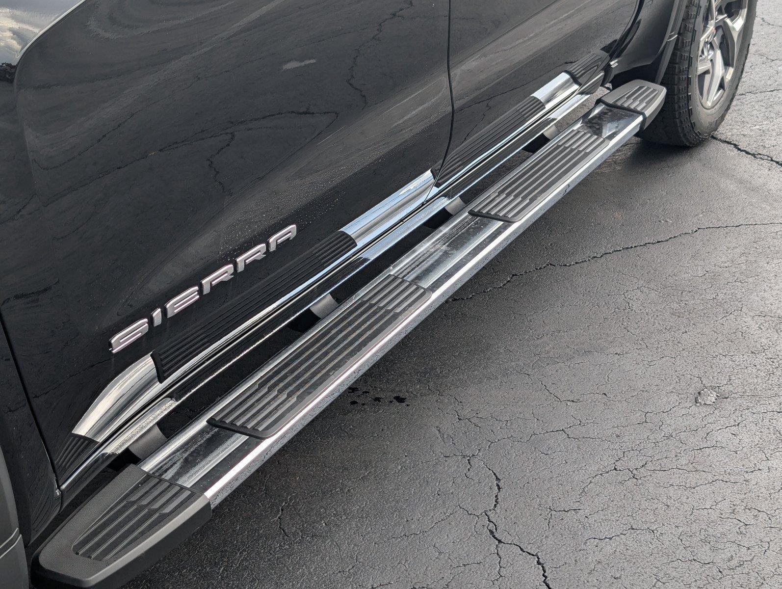 New 2026 Onyx Black GMC SLT image 13