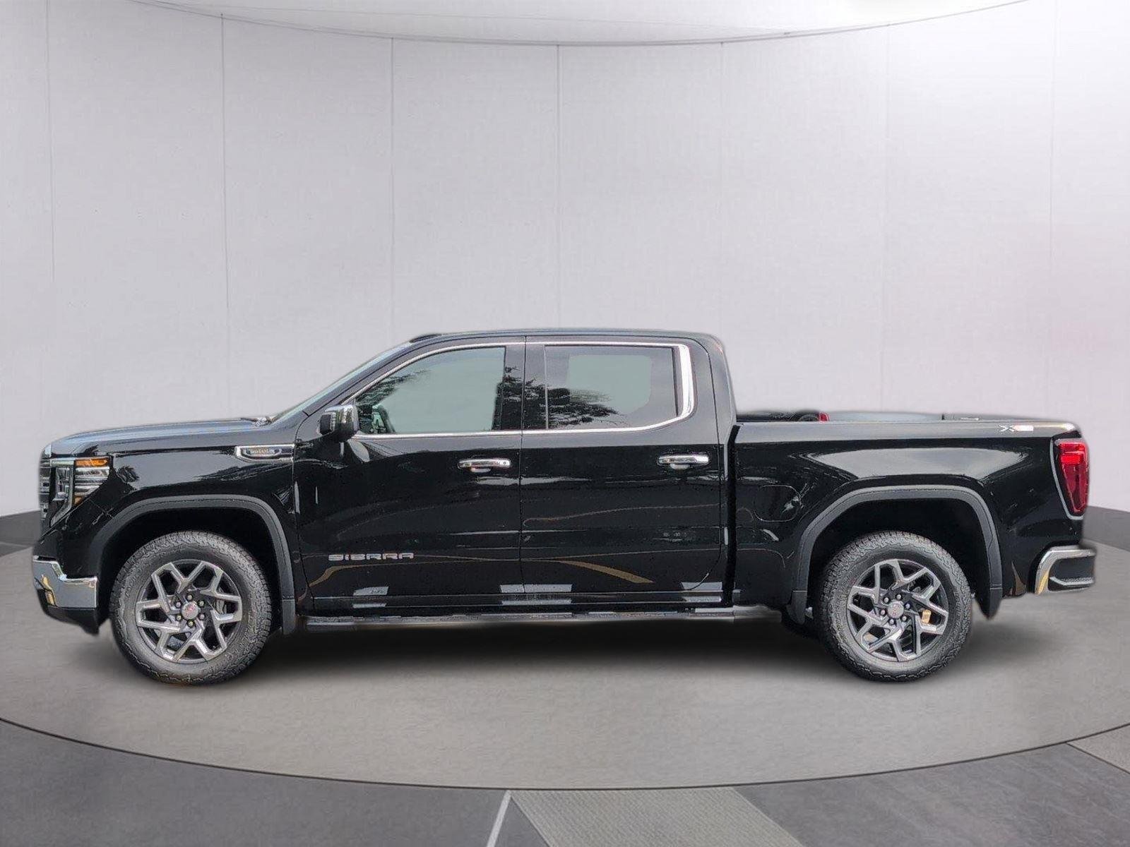 New 2026 Onyx Black GMC SLT image 2