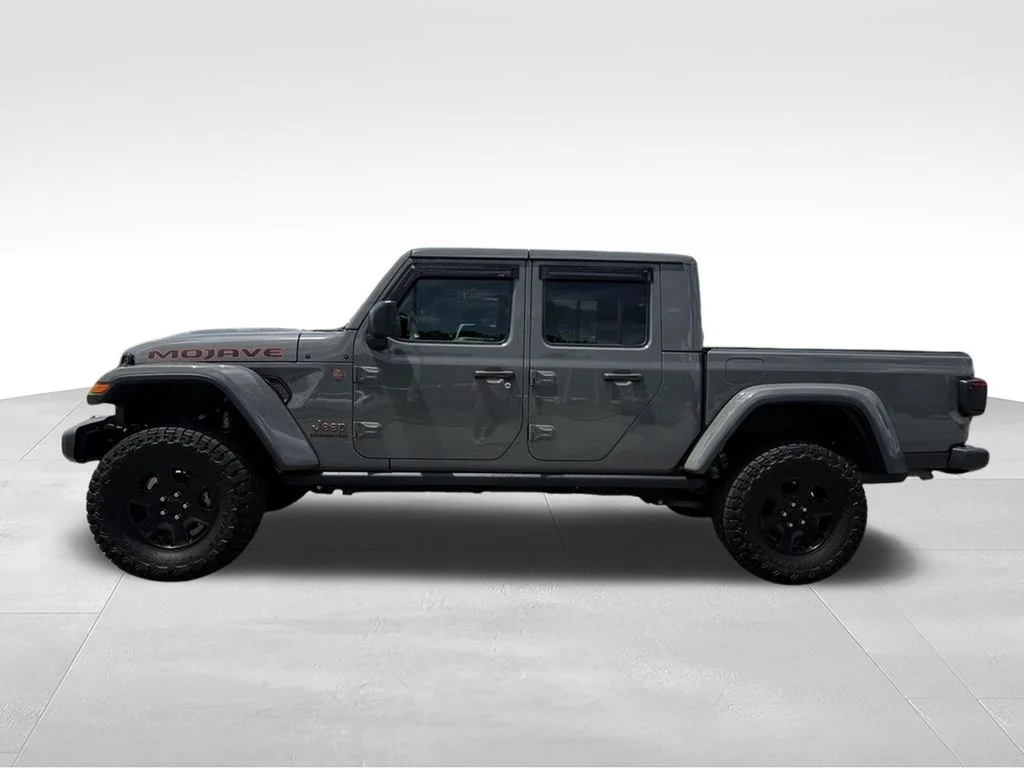Used 2021 Gray Jeep Mojave image 2
