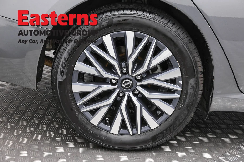 Used 2025 Gray Nissan 2.5 SV image 30