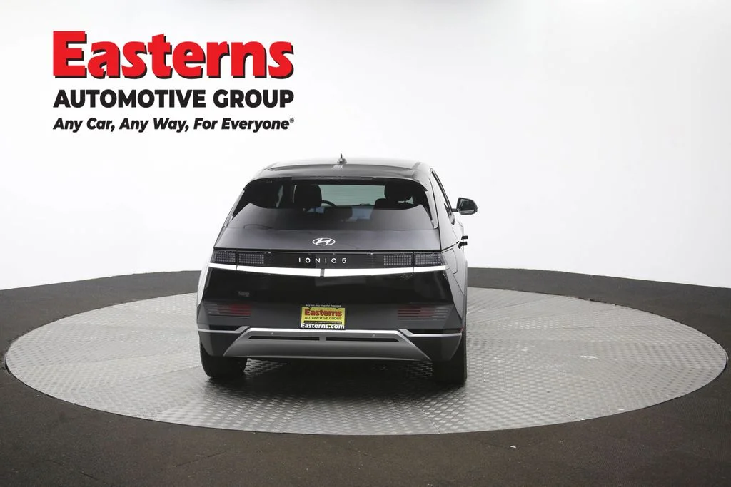 Used 2024 Black Hyundai SEL image 33