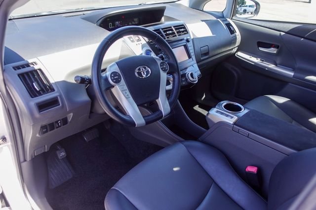 Used 2014 Silver Toyota Five image 12